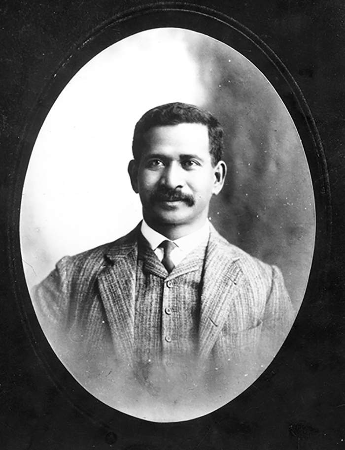 Māori leader Āpirana Ngata, early 1900s. Silver gelatin print. PH-RES-4922